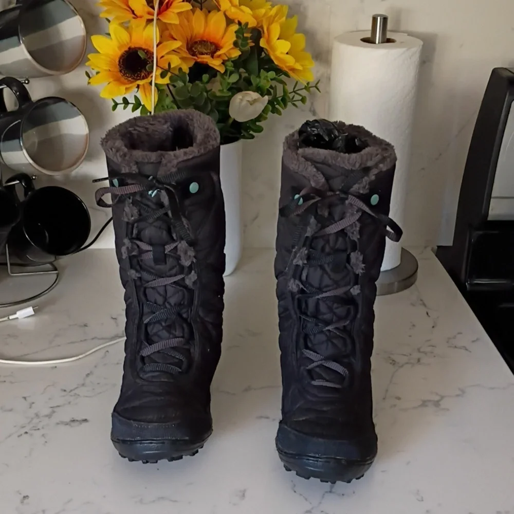 Columbia Black Quilted Winter Boots